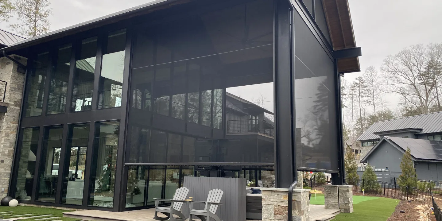 home with fixed and retractable patio screens in Spartanburg, SC