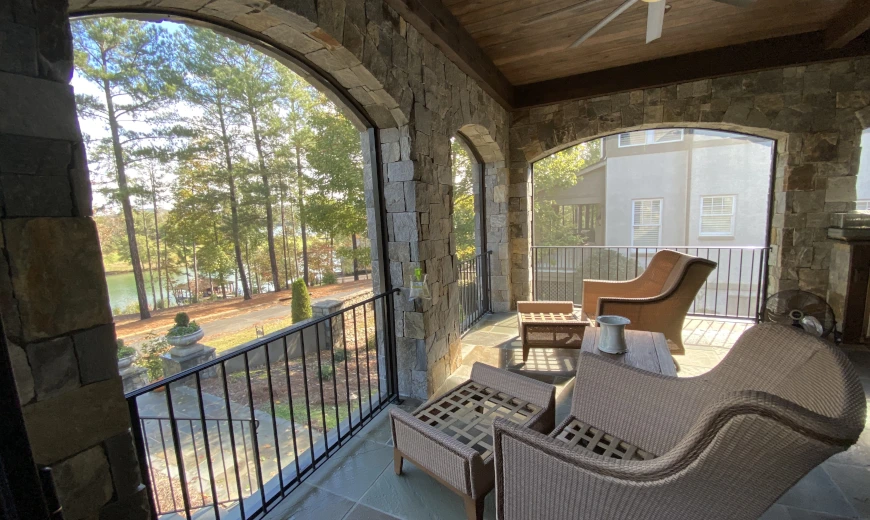 Home with fixed and retractable patio screens in Greenwood, SC